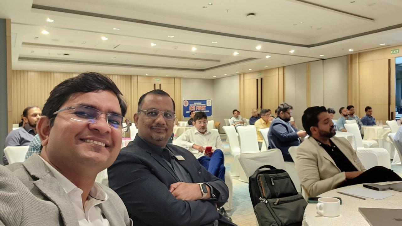 WhatsApp Image 2025-11-23 at 23.33.39